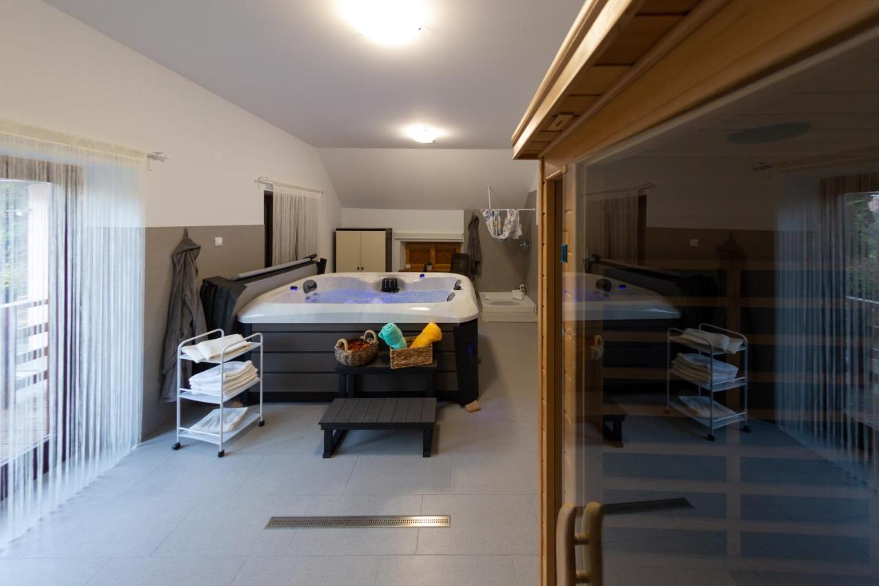 Villa House Mate à Otočac Extérieur photo